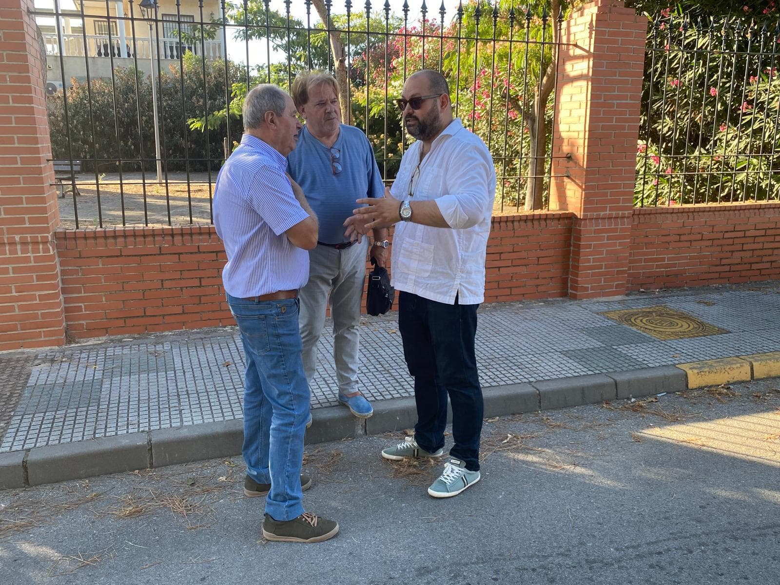 El Ayuntamiento sigue fortaleciendo el diálogo vecinal: Javier Bello se reúne con residentes de Ciudad Ducal para abordar sus demandas