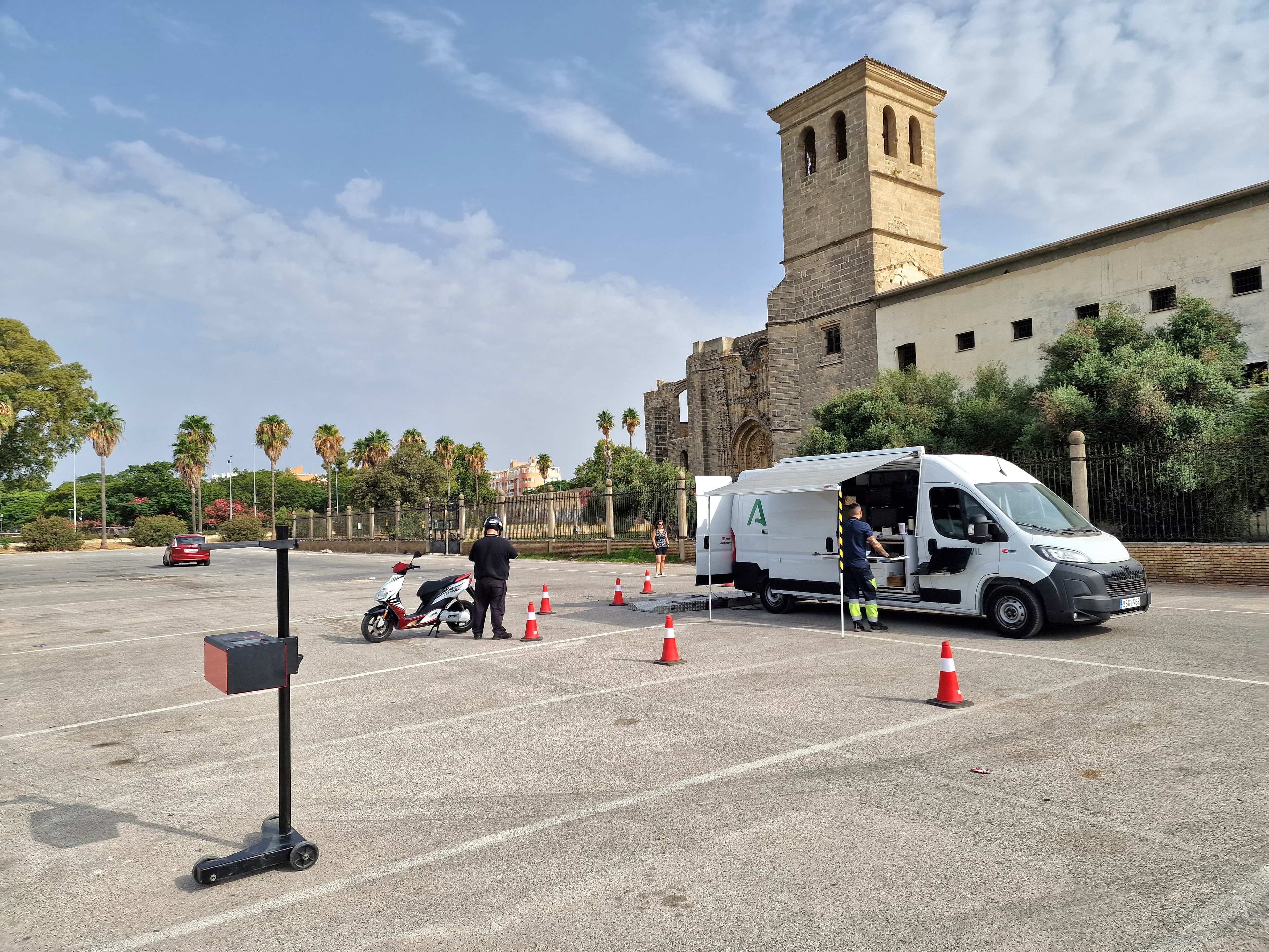 El Puerto acogerá una ITV móvil para ciclomotores el 10 de septiembre en la explanada del Monasterio de La Victoria
