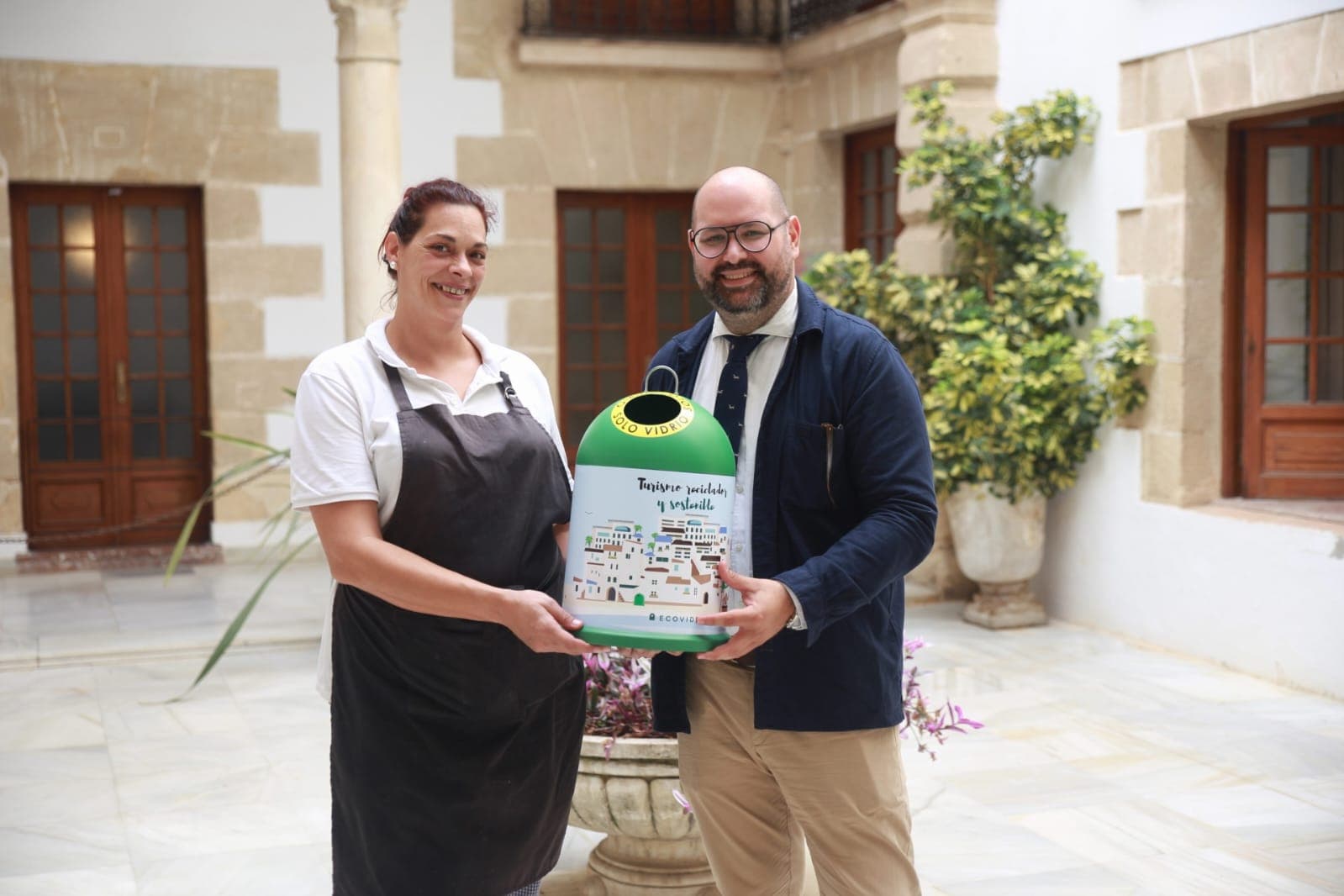 Comienza la entrega de los mini-iglús sorteados en la campaña Bandera Verde de la sostenibilidad hostelera de Ecovidrio