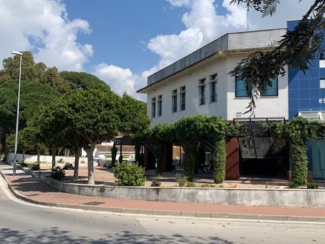 Fallece un varón de 39 años tras una caída accidental en la avenida de la Libertad