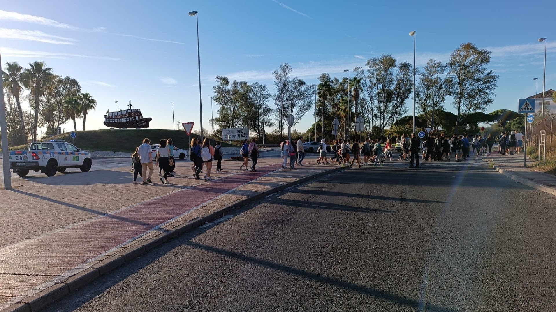 Más de 600 alumnos del IES Pedro Muñoz Seca disfrutan de una jornada de convivencia en Los Toruños