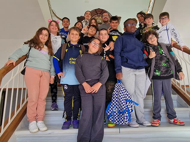 Alumnos del CEIP Las Nieves descubren el Ayuntamiento con la Oferta Educativa Municipal