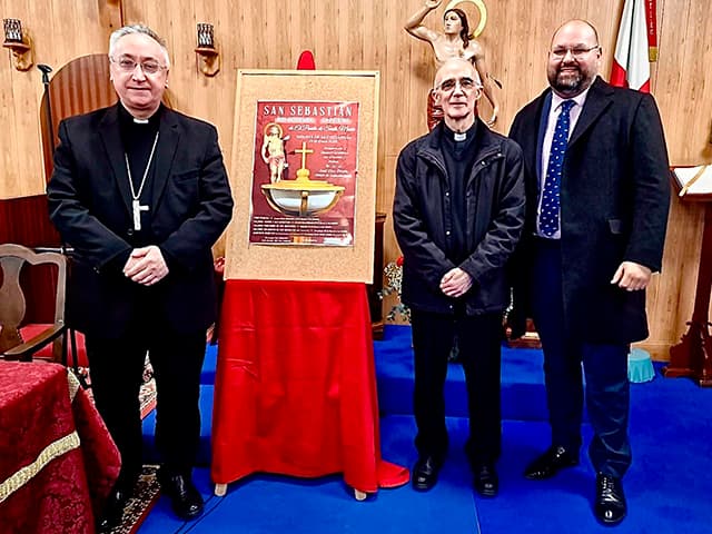 Arranca la Semana de San Sebastián con una conferencia del Obispo sobre la iniciación cristiana