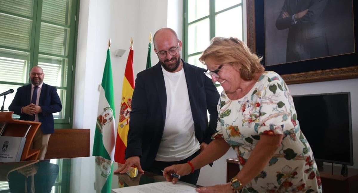64 profesionales toman posesión de sus cargos en la estabilización de empleo del Ayuntamiento de El Puerto