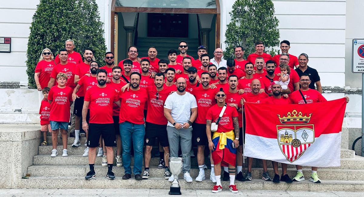El alcalde, Germán Beardo, recibe al Racing Club Portuense tras su ascenso a División de Honor