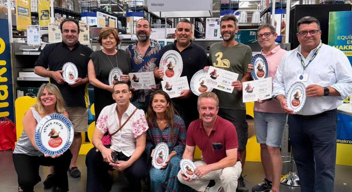 La Agrupación de Empresarios de Hostelería del Centro entrega los premios de la 'Tercera Ruta Gastronómica - Los guisos de nuestros patios'