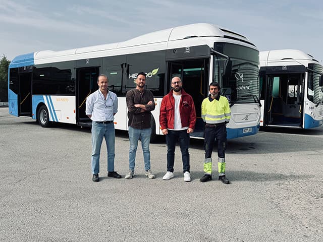 El servicio de autobuses se refuerza con vehículos híbridoscon aire acondicionado y pago con tarjeta