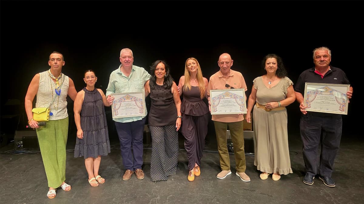 La Muestra de Fin de Curso de las Academias de Baile rinde homenaje a las peñas flamencas de El Puerto