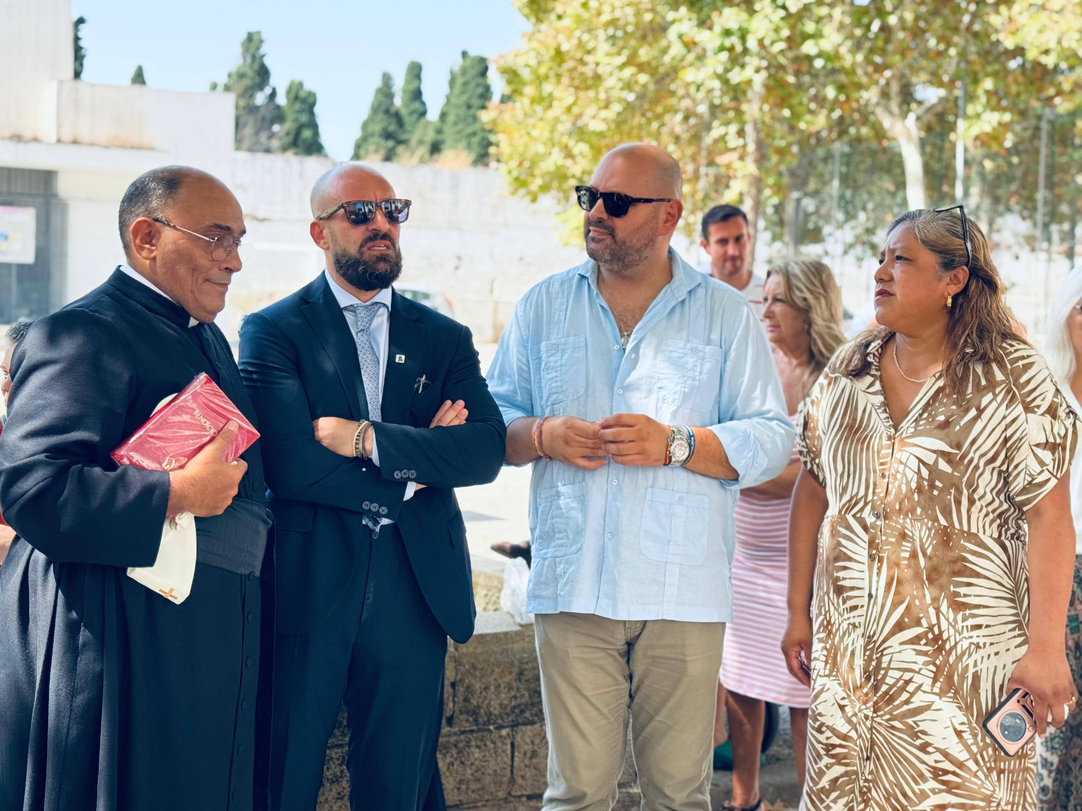 Imagen de la noticia: Los Milagros rinde homenaje a la Patrona con una multitudinaria ofrenda floral (Virgen de Los Milagros)