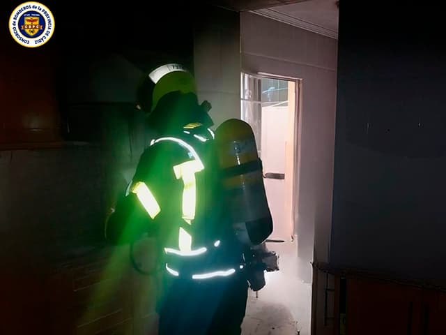 Aparatoso incendio en una vivienda de El Puerto de Santa María