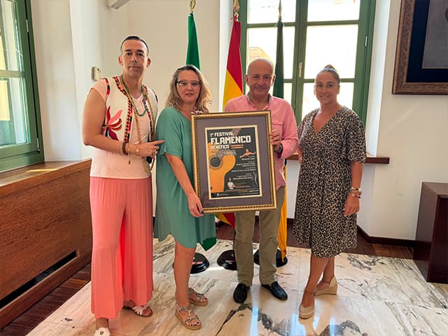 El teniente de alcalde de Fiestas, David Calleja, presenta junto al Hermano Mayor de La Borriquita, Mario Prieto, el I Festival Flamenco Benéfico