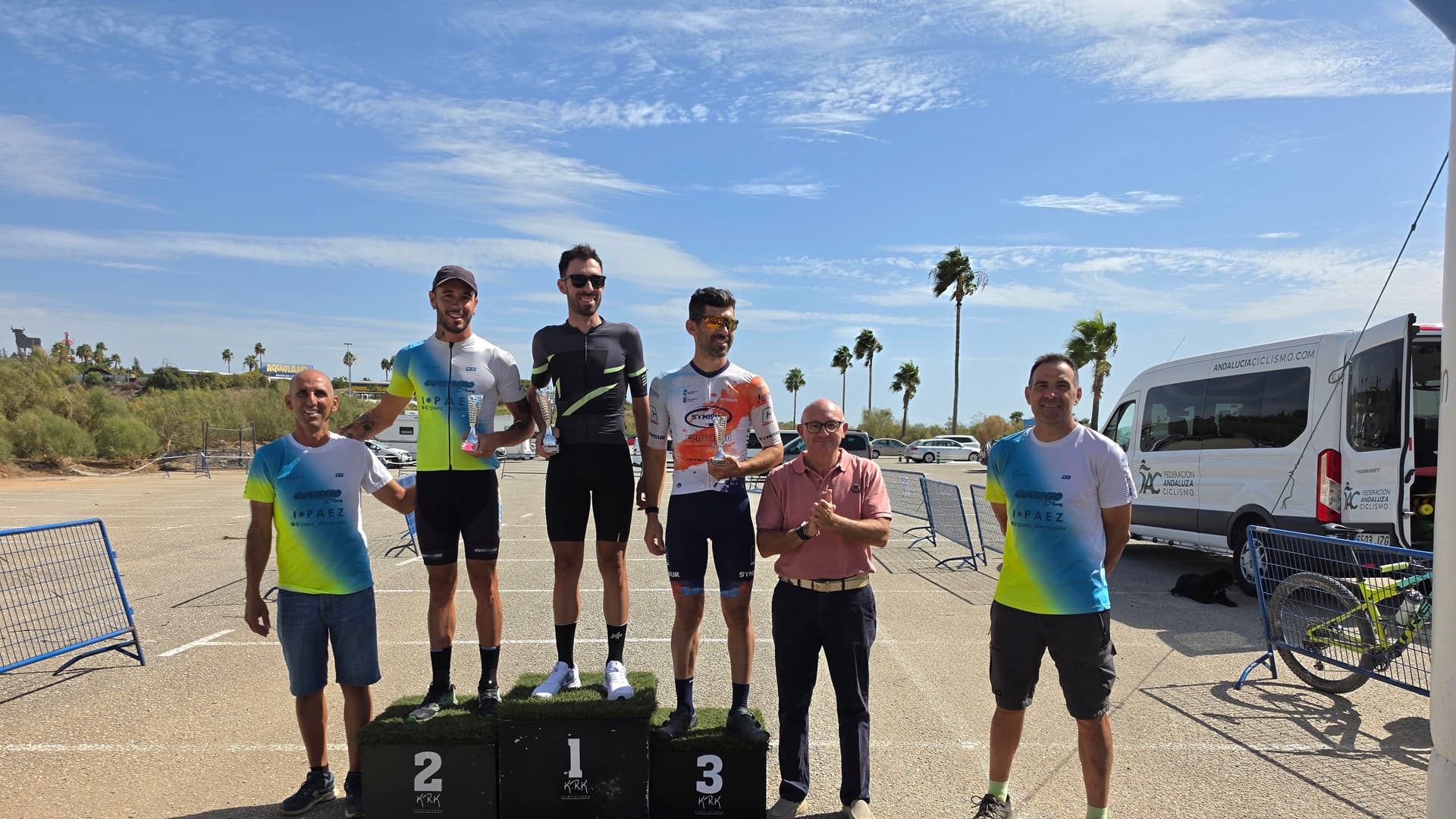 La IV Media Maratón "La Vuelta" reunió a casi 200 ciclistas