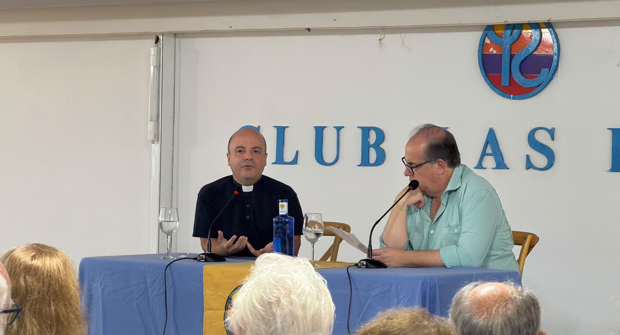 El vicesecretario de la Conferencia Episcopal reflexiona sobre religión e inteligencia artificial en Las Redes
