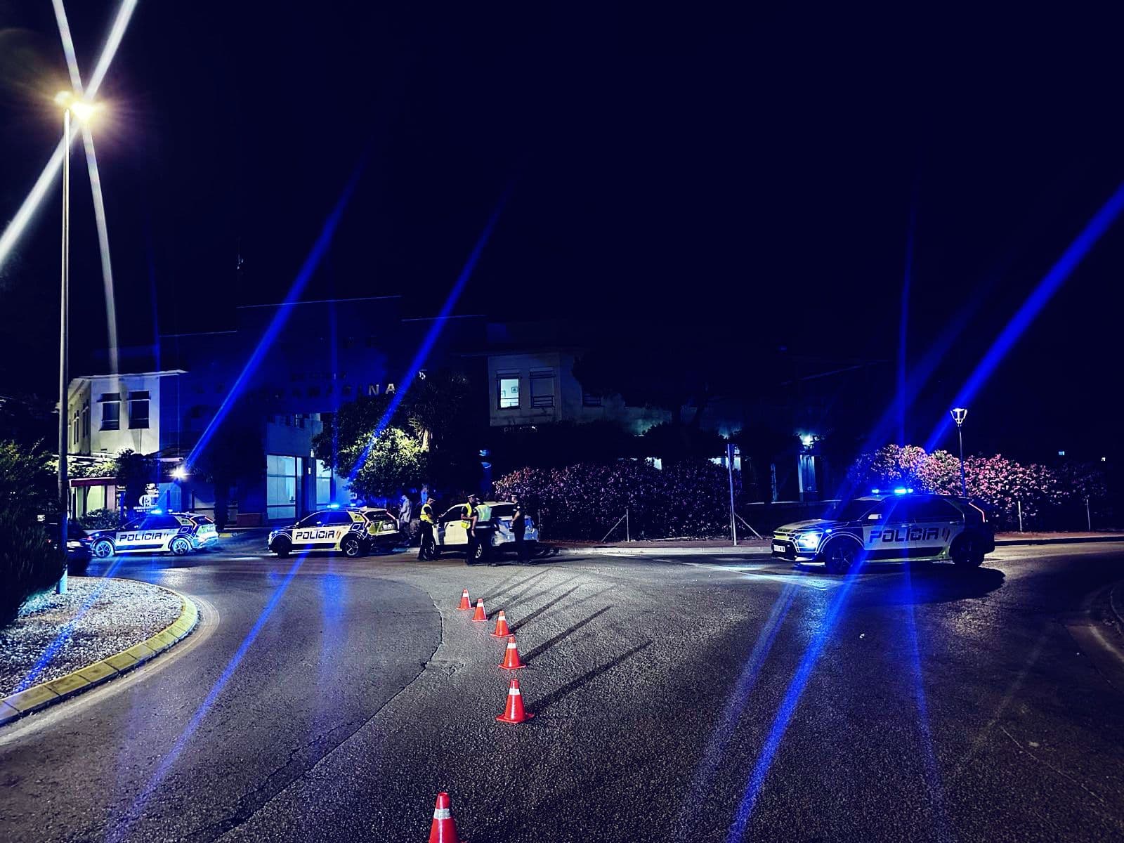 Contundencia policial en Puerto Sherry y actuación firme contra los taxis piratas