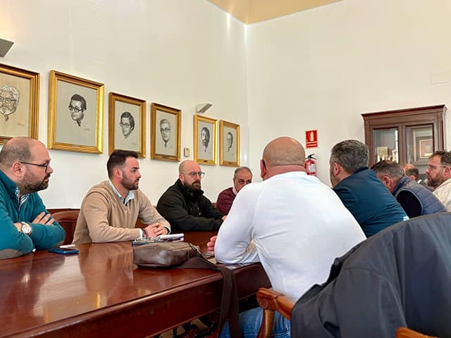 El nuevo contrato de autobuses incorporará 23 vehículos híbridos y eléctricos e incluirá más frecuencias y recorridos