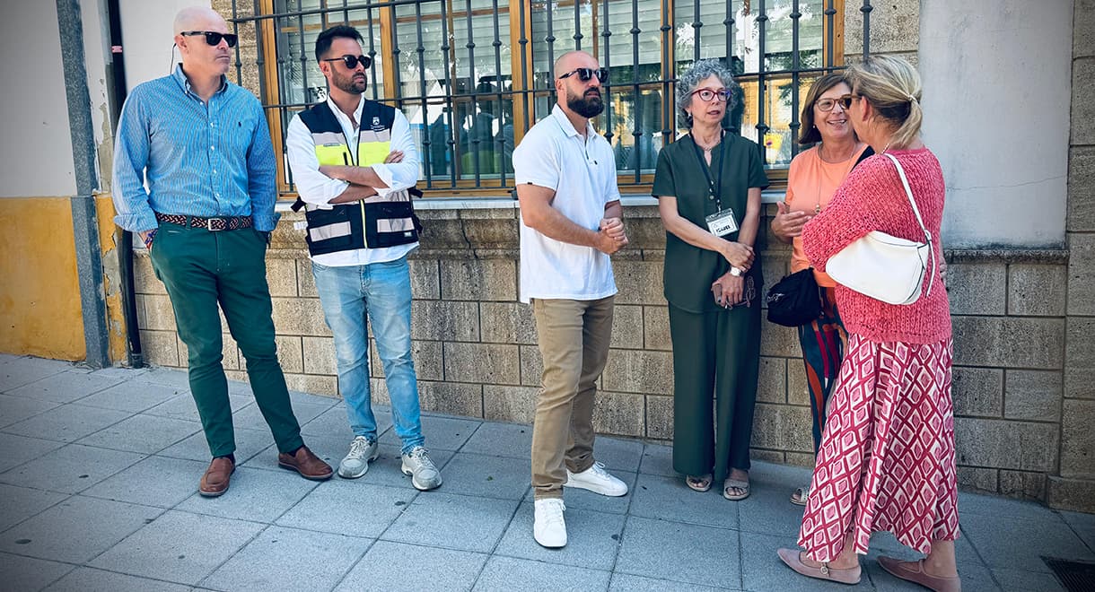 El Ayuntamiento rehabilita el exterior del antiguo colegio El Vaporcito, que comienza una nueva vida con AFA Puerto