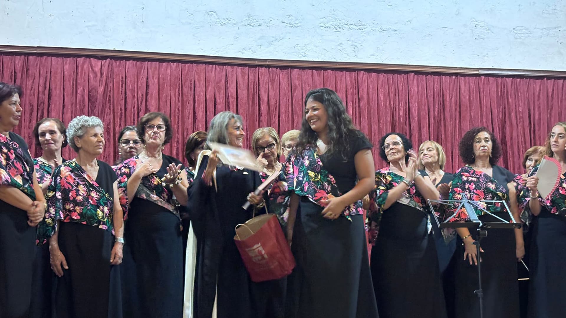 El Orfeón Portuense y la Banda Maestro Dueñas protagonizan un puente de la Hispanidad marcado por la música