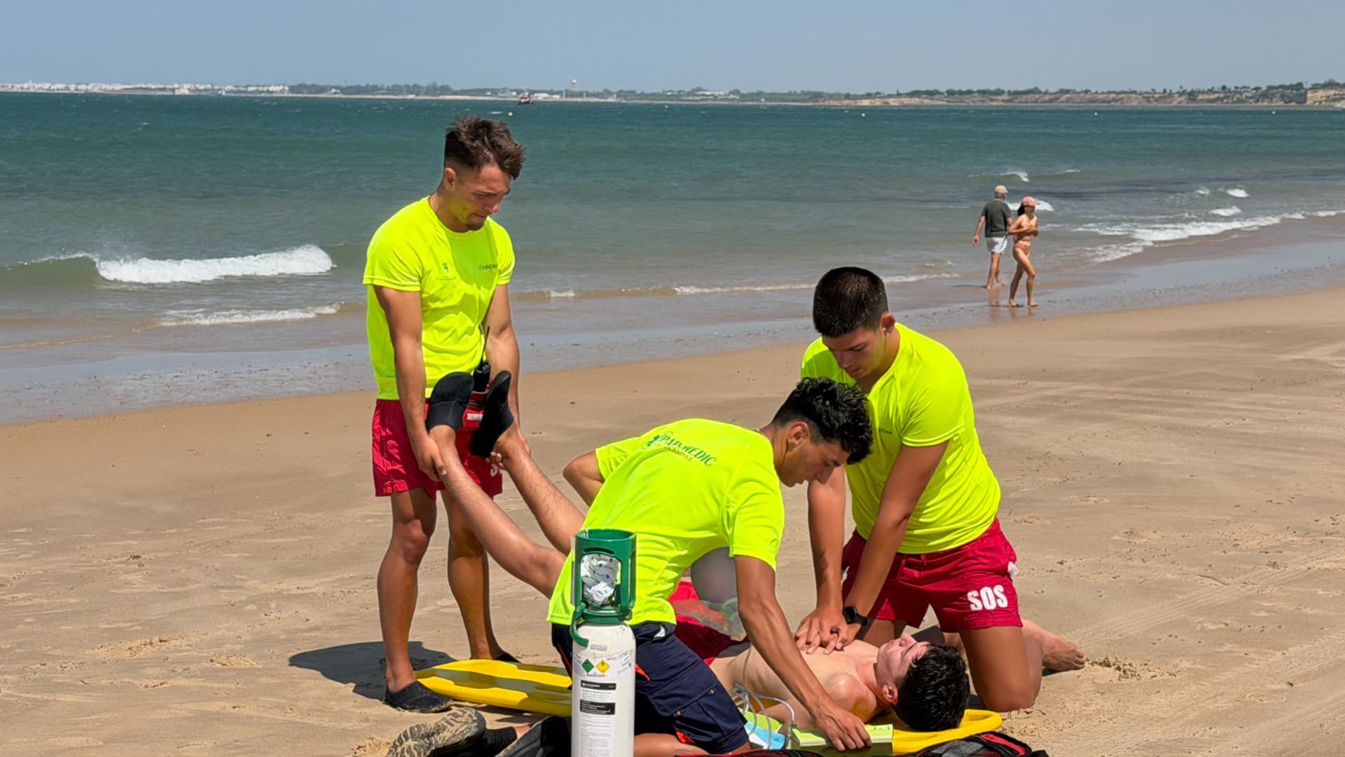 El dispositivo de playas cierra la temporada con cerca de 2.000 asistencias y 59 traslados hospitalarios