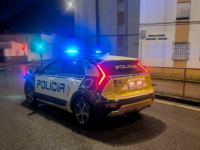 La Policía Local de El Puerto detiene a un varón por apuñalar a un vecino en la cara, causándole heridas de gravedad