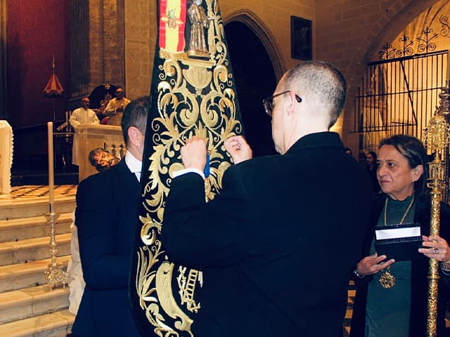 La Hermandad de la Soledad celebra una Solemne Eucaristía de Acción de Gracias por la concesión de la Medalla de Oro de la ciudad