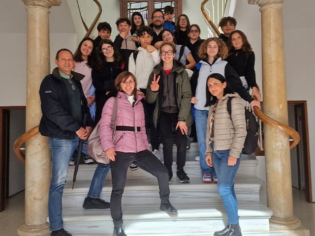 Un grupo de estudiantes italianos visita el Ayuntamiento en el marco del Programa Erasmus