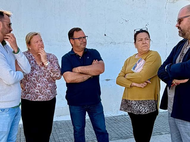 El Ayuntamiento recoge las propuestas de los vecinos del Poblado de Doña Blanca