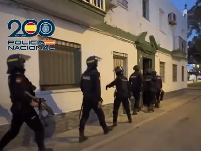 Nuevo despliegue policial por el caso del cadáver hallado en un coche calcinado