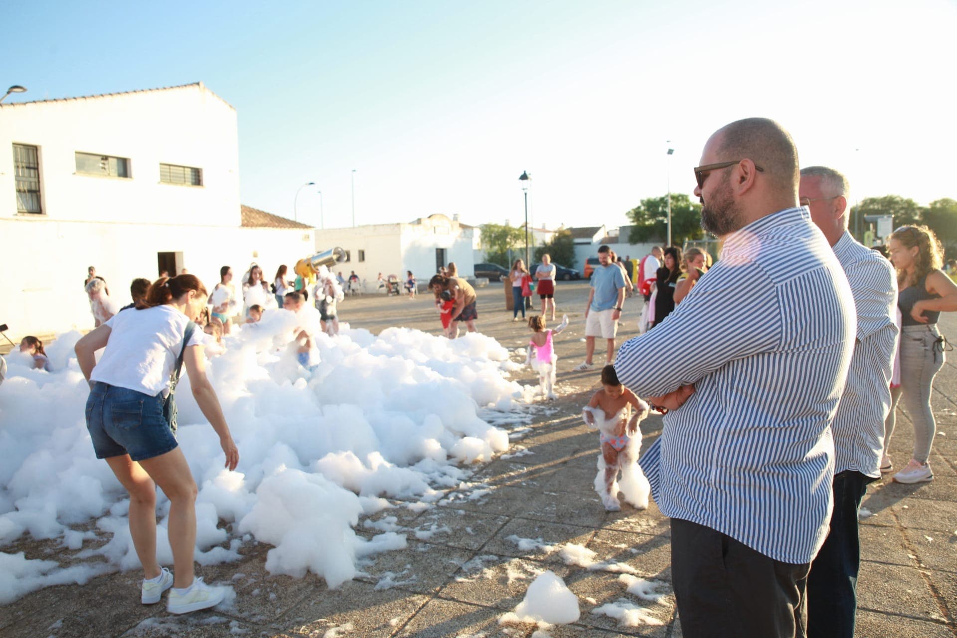 El Poblado de Doña Blanca se llenó ayer noche de alegría y convivencia con la Fiesta del Verano