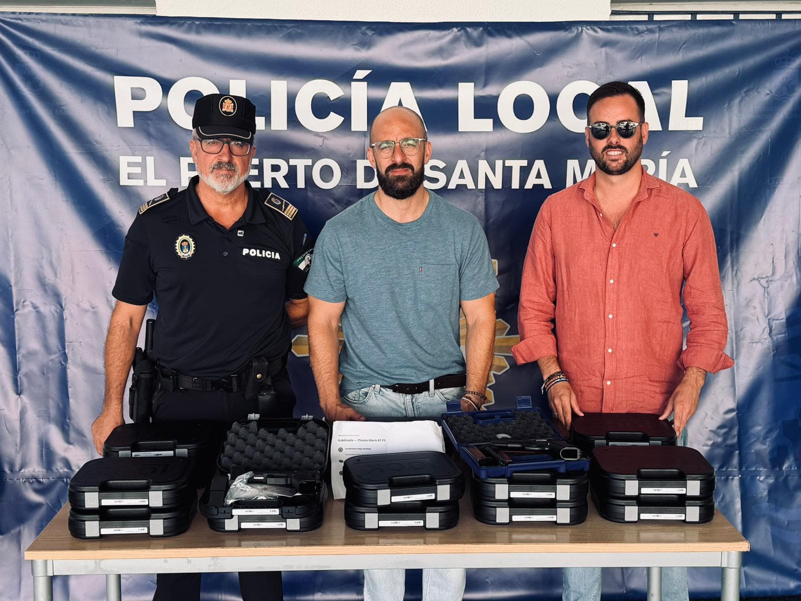 El Ayuntamiento moderniza la Policía Local con la renovación de su armamento