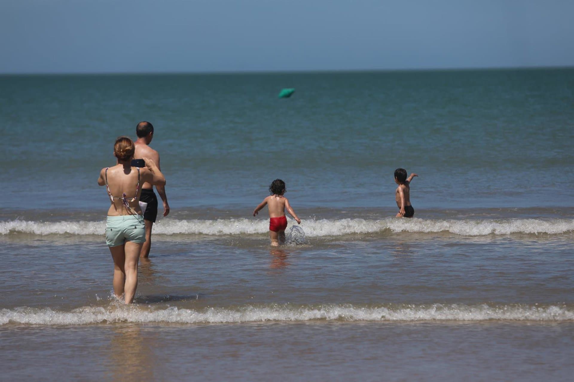 Muere un bañista de 69 años en la playa de Valdelagrana, en El Puerto