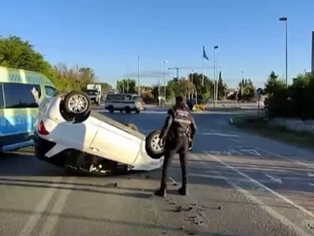 Rápida actuación de la Policía Local en un accidente de tráfico en la carretera de Sanlúcar