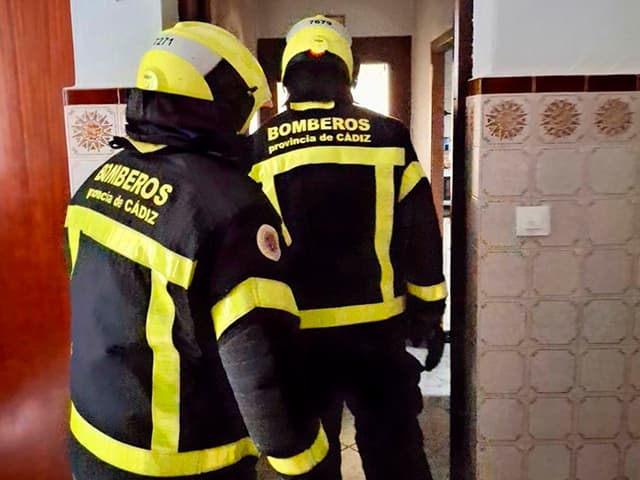 Un incendio en El Puerto provoca que una persona sea evacuada con quemaduras