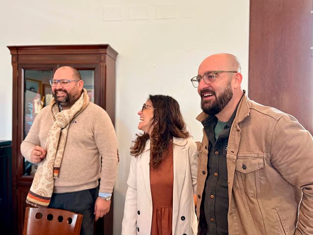 Inspiradora visita del alumnado del curso de inserción socio-laboral al Ayuntamiento El Puerto