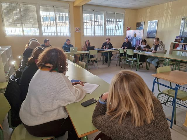 La Comisión Municipal de Absentismo Escolar refuerza su plan de actuación para reducir la deserción estudiantil