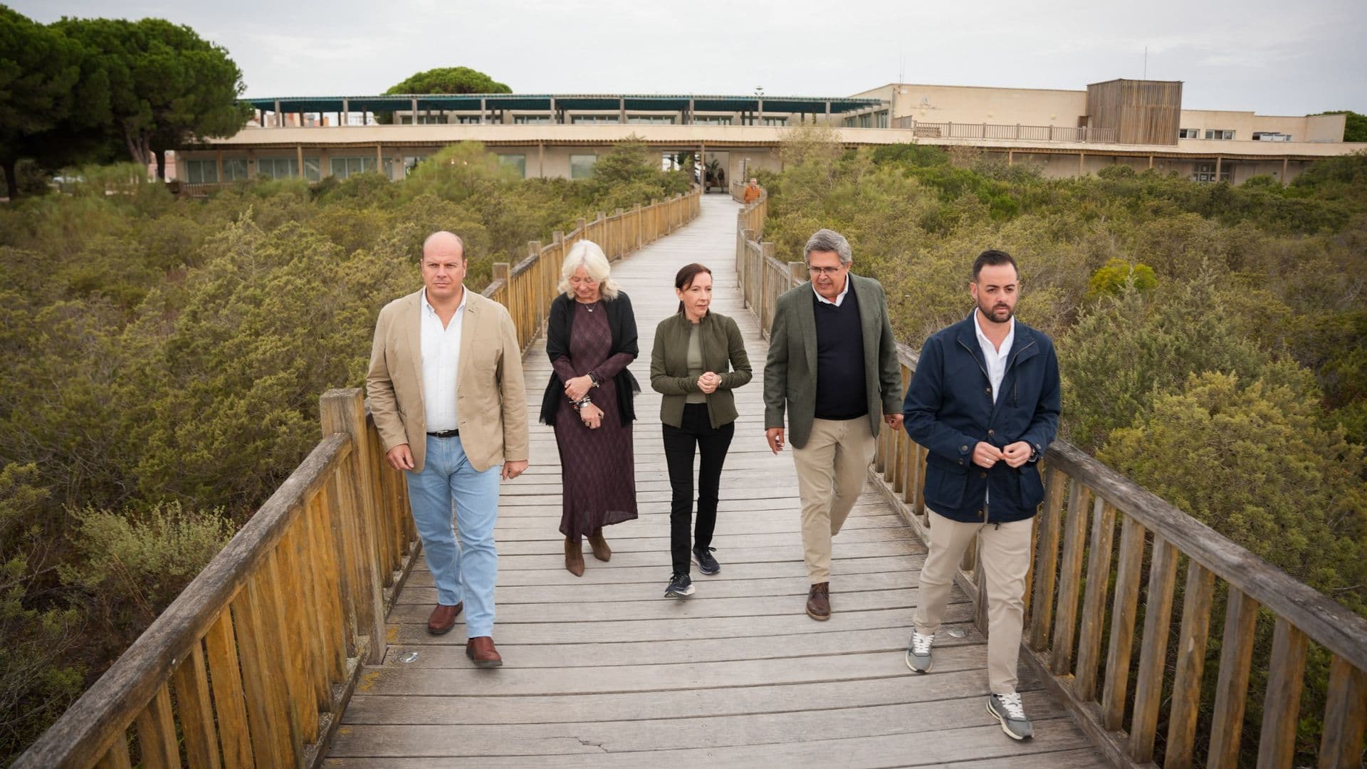 El CREA Dunas de San Antón recupera cuatro de las cinco rapaces liberadas en El Puerto