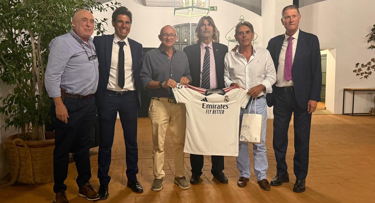 La Peña Madridista Portuense y la Asociación de Amigos de los Patios celebraron su Cena de Verano