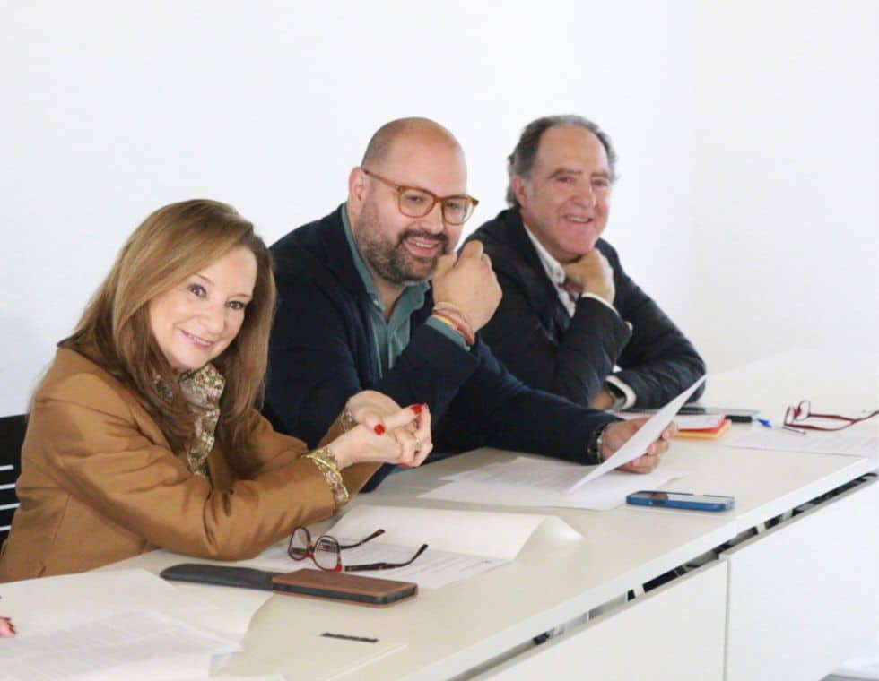 Imagen de la noticia: El Ayuntamiento garantiza la continuidad de los servicios municipales y prepara el recurso contra la suspensión de las Comisiones de Servicio (Ayuntamiento)