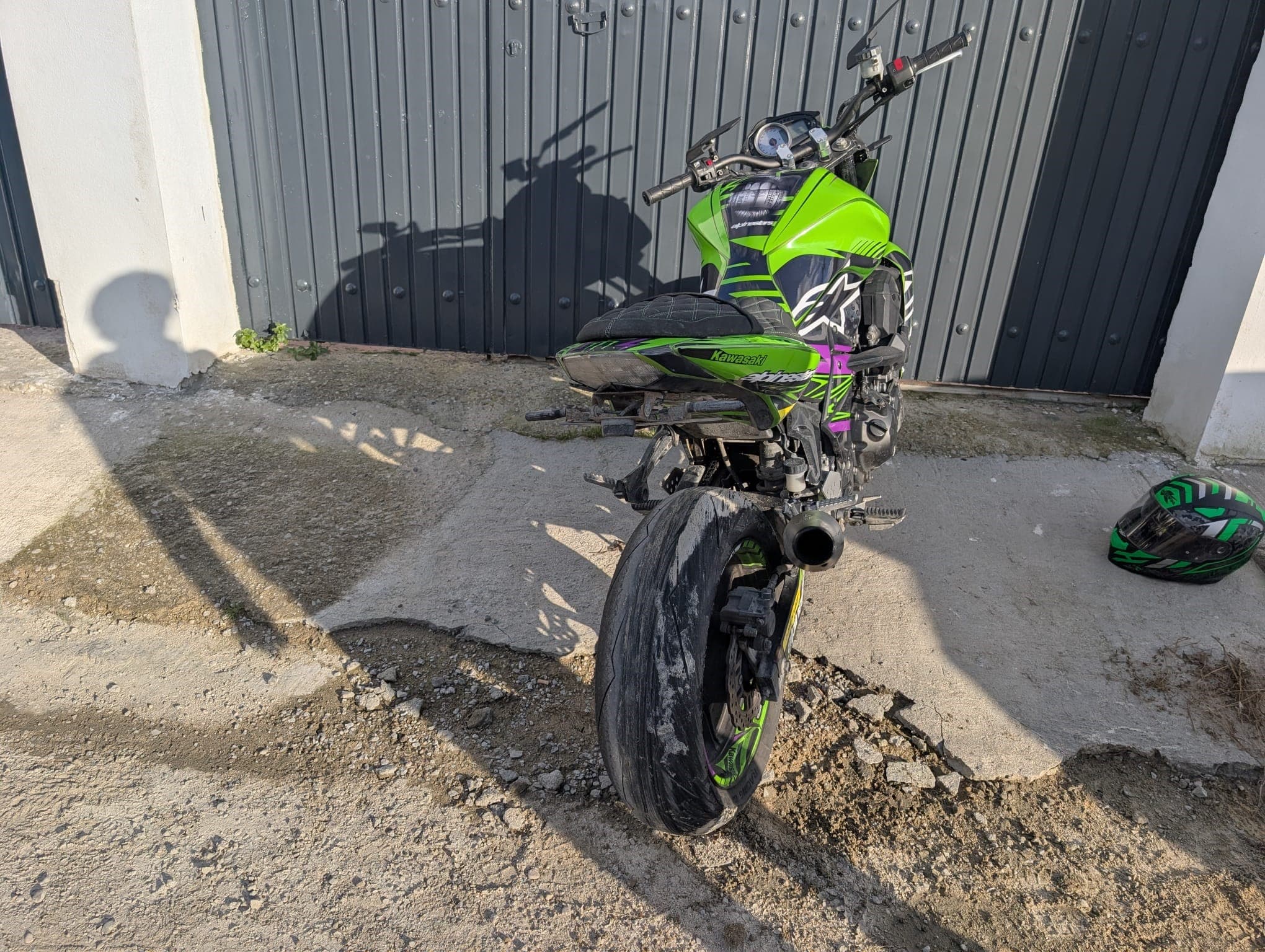 Detenidos el conductor y el ocupante de una motocicleta tras una huída temeraria