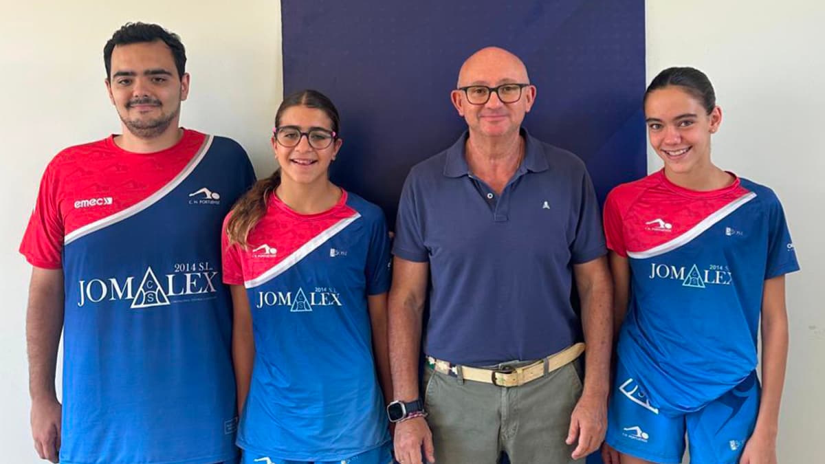 Dos nadadoras del Club Natación Portuense compiten en el Campeonato de España Alevín