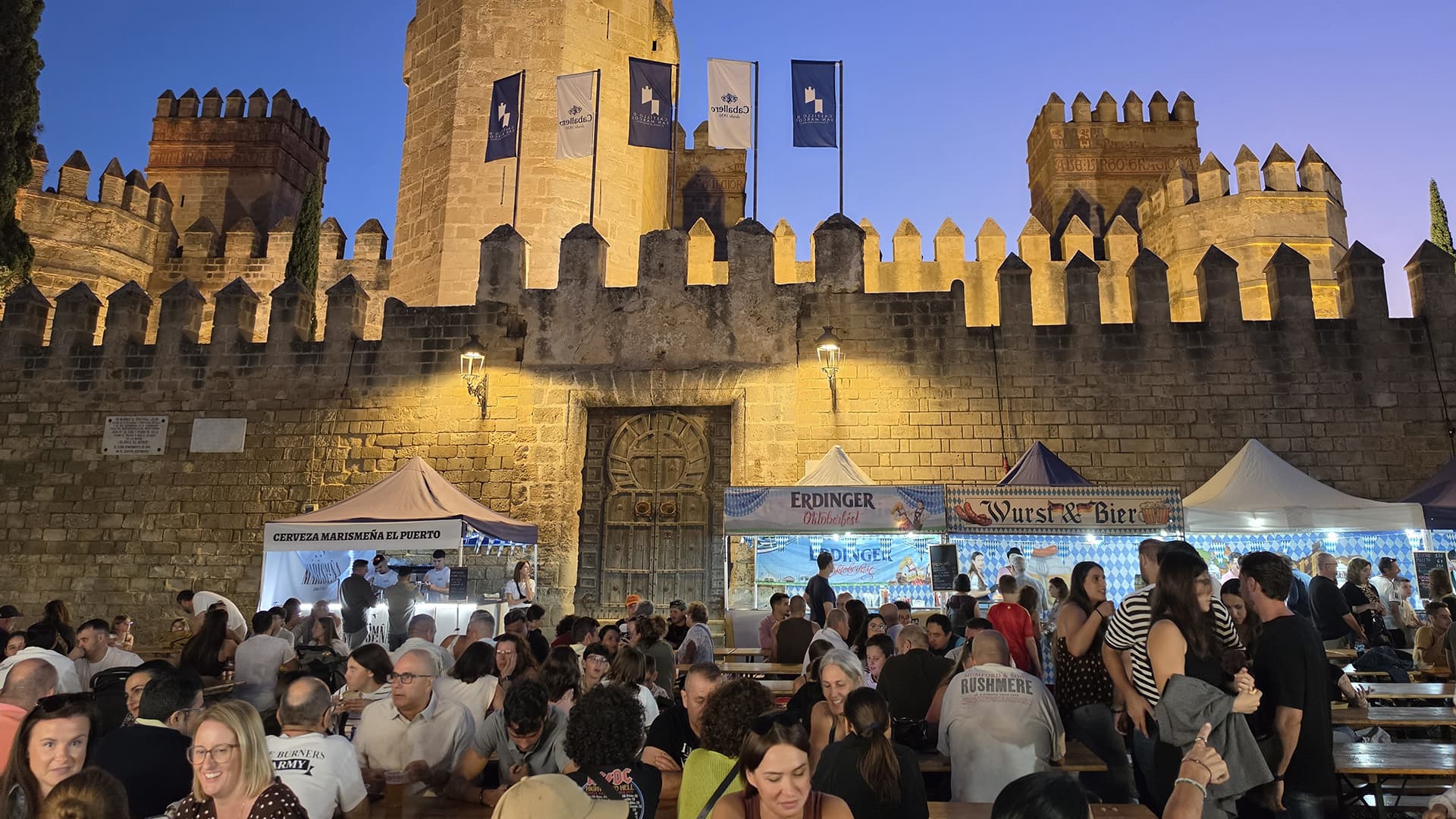 El Oktoberfest reúne a más de 3.500 personas y vende 2.500 litros de cerveza