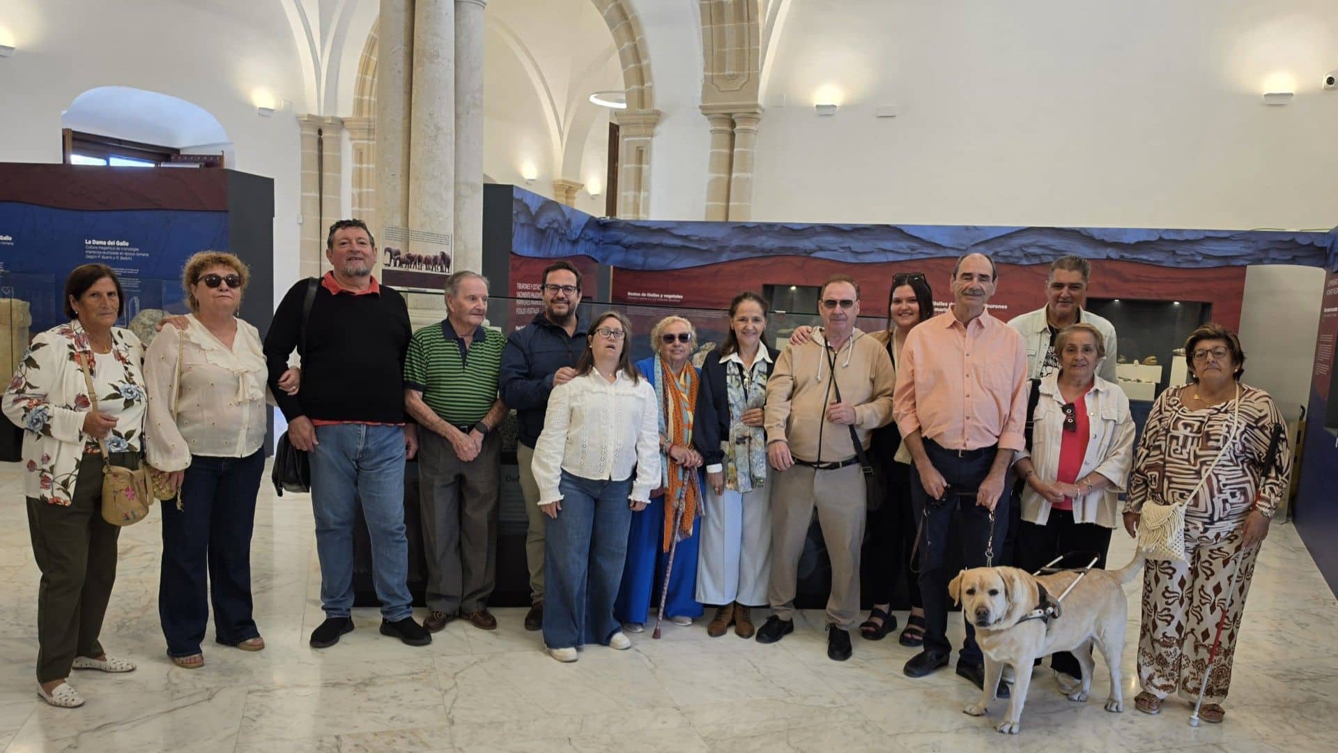 Imagen de la noticia: El Hospitalito acoge la primera visita del Club del Mayor de la ONCE dentro de un proyecto pionero de inclusión (Patrimonio)