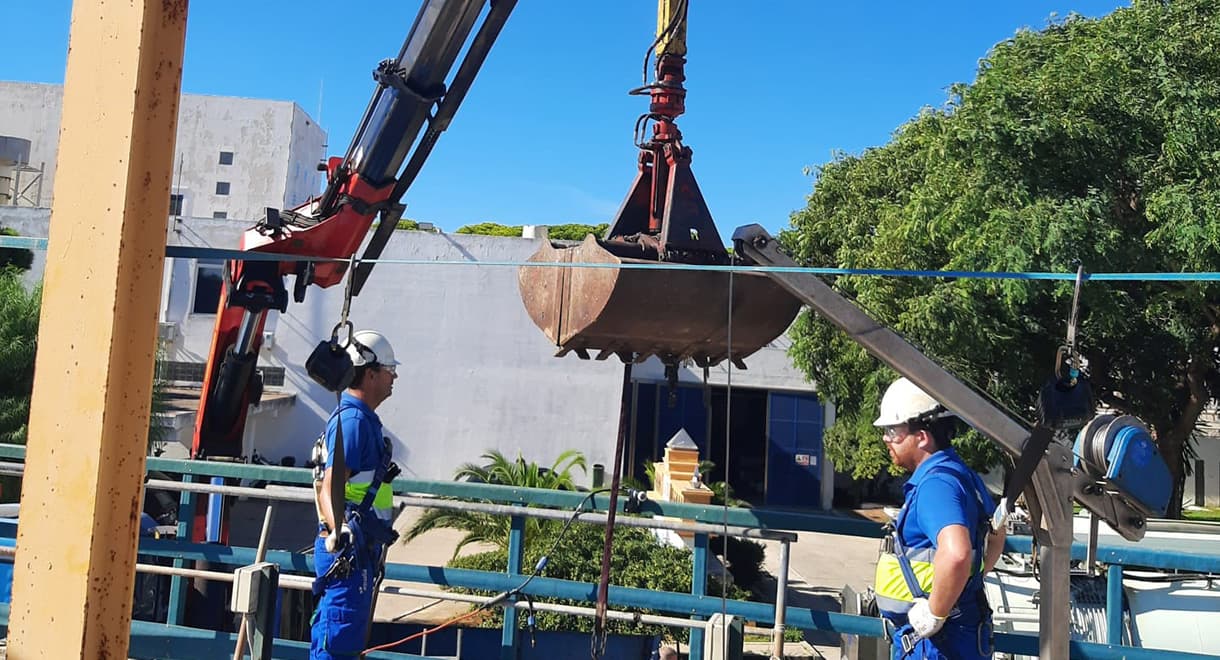 Apemsa pone a punto el tanque que regula la entrada de aguas residuales a Las Galeras