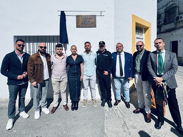 La calle Jesús Cautivo de El Puerto guarda para siempre la memoria de Sergio Alejo, capataz y agente de Policía Local