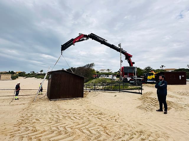 El Puerto comienza a preparar sus playas para la temporada 2025