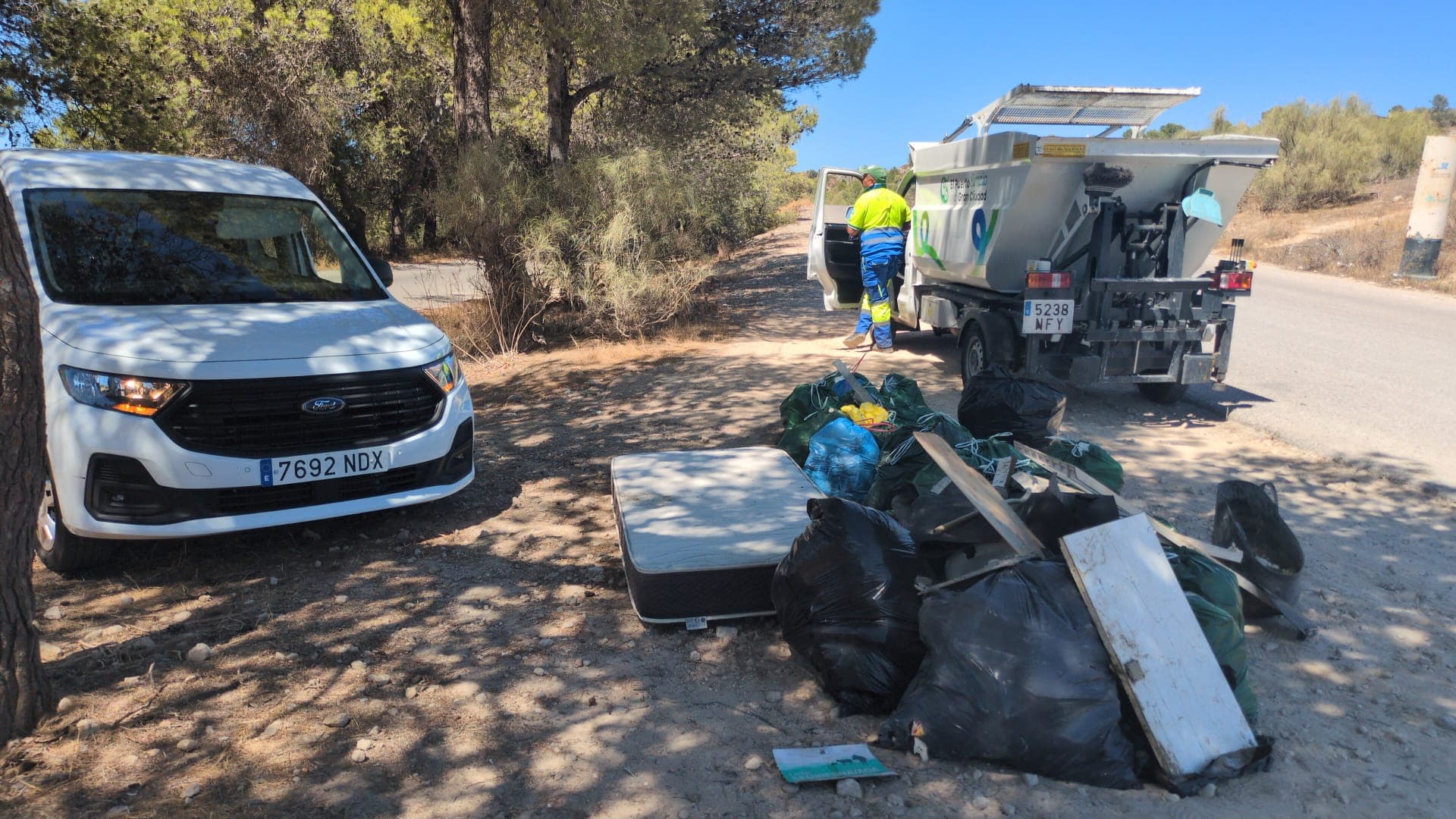 El Ayuntamiento y la Asociación de Mujeres La Piedad suman esfuerzos para mejorar la zona de Los Pocillos