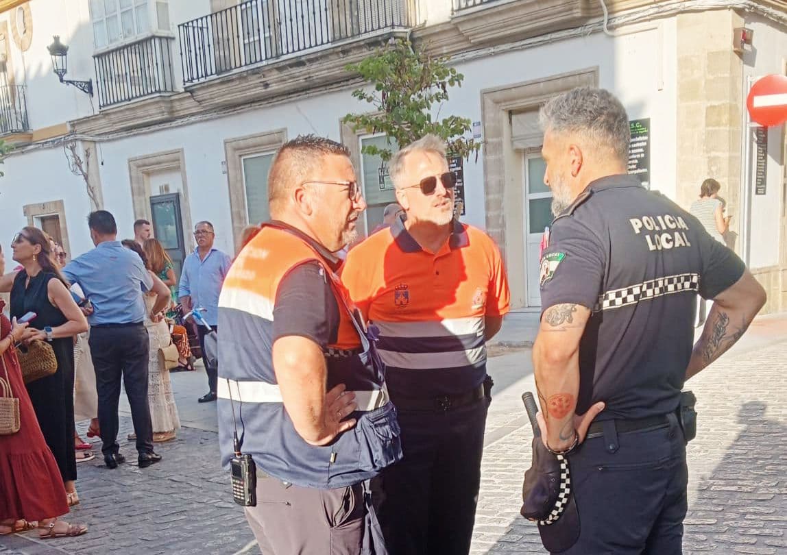 La rápida actuación de la Policía Local y Protección Civil salva la vida de una mujer en parada cardiorrespiratoria en El Puerto