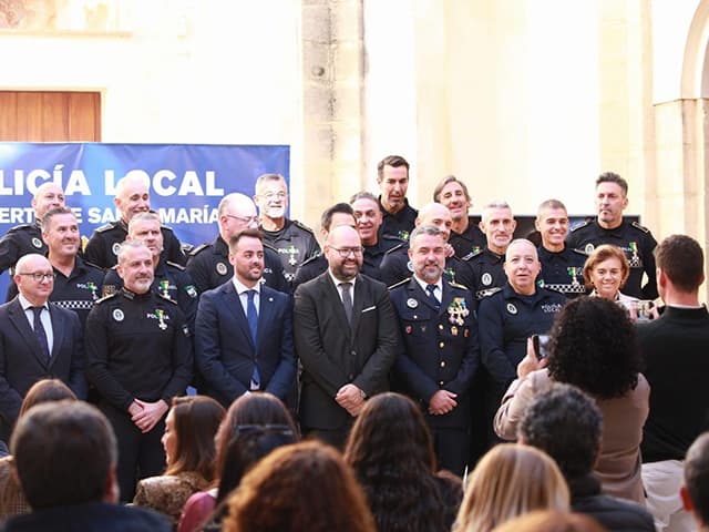 Convocadas quince plazas para la Policía Local