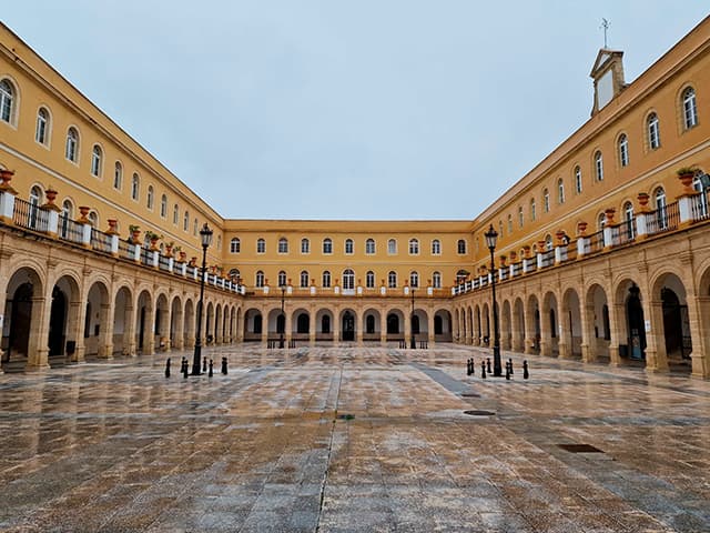 El Ayuntamiento suscribe convenios con Safa San Luis y el IES Tierno Galván para las prácticas de alumnos de Ciclos Formativos