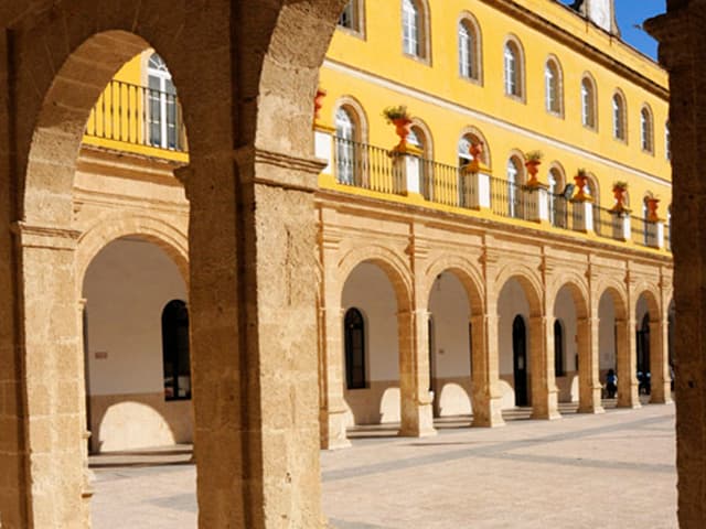 El Ayuntamiento suscribe sendos convenios con Safa San Luis para el desarrollo de prácticas de alumnos de los Ciclos Formativos de Servicios Administrativos y Fabricación y Montaje