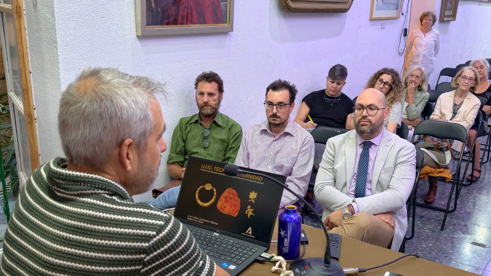 El lujo y la artesanía de la antigua Gades protagonizan el inicio del curso del Aula Menesteo